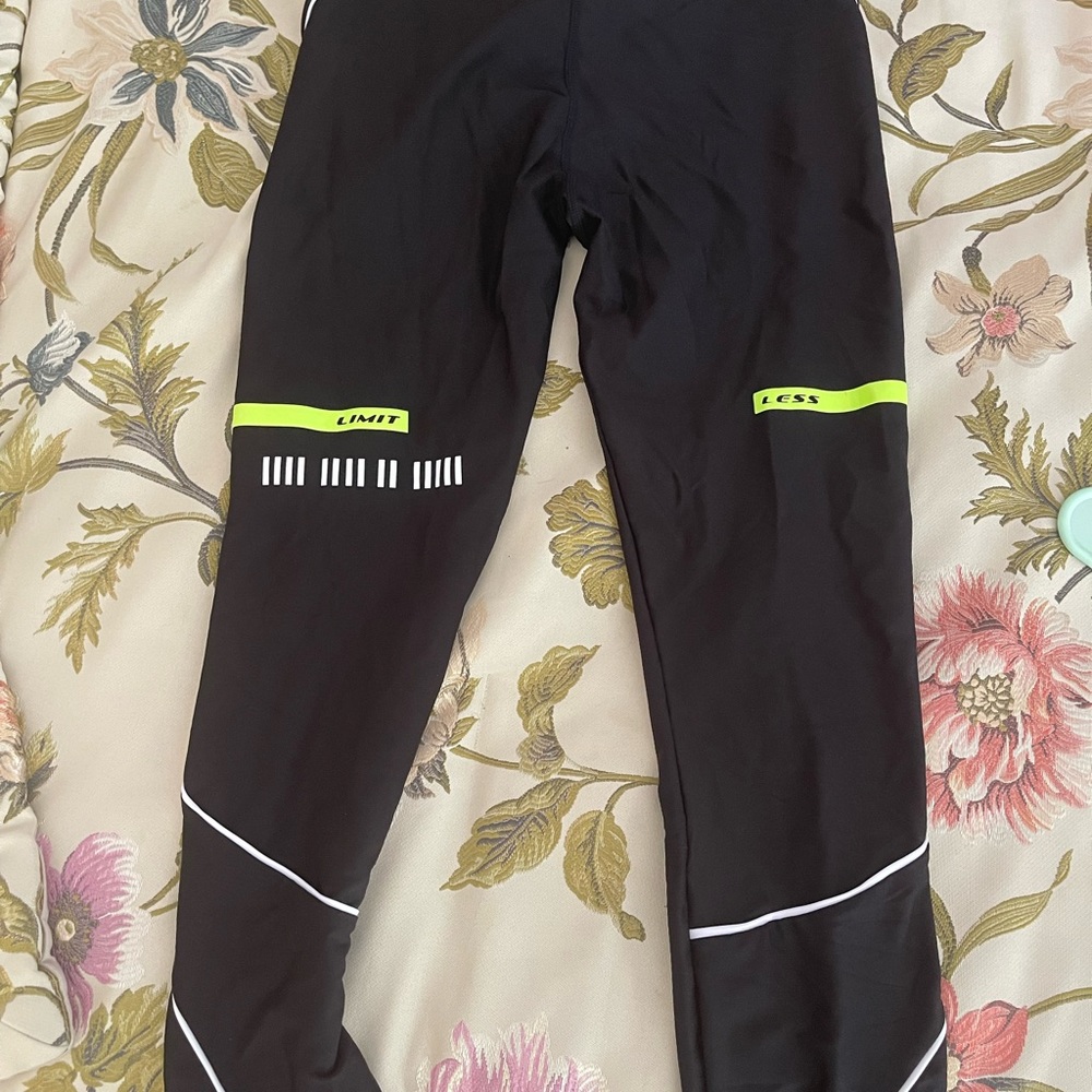 White fox active leggings